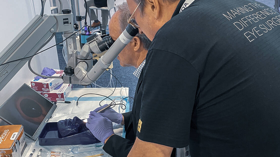 Live wetlab surgical operation by a ophthalmologists